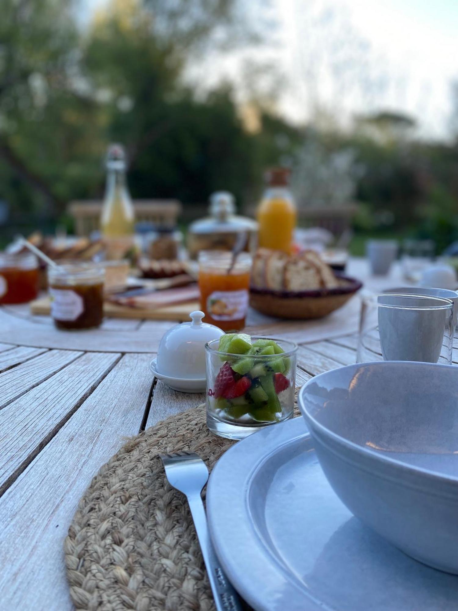 Chambres D'Hotes Du Presbytere La Bastide-l'Eveque Bagian luar foto