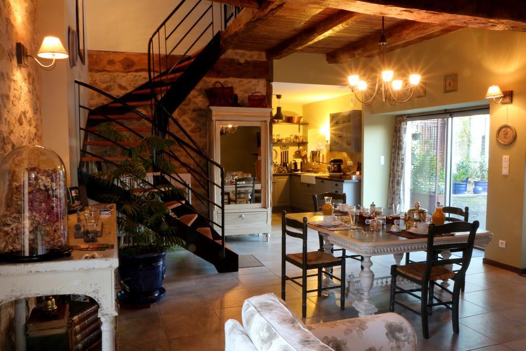 Chambres D'Hotes Du Presbytere La Bastide-l'Eveque Bagian luar foto
